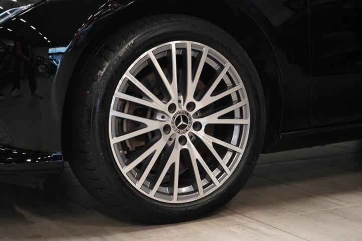 Sort Mercedes CLA250 e fra 2023