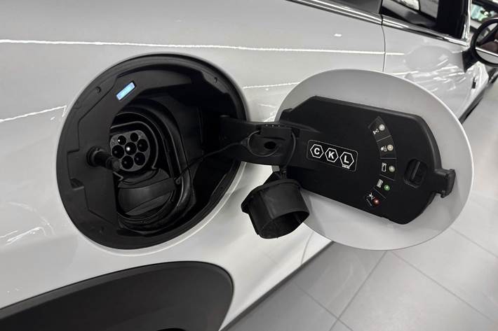 Hvid Mini Cooper SE fra 2023