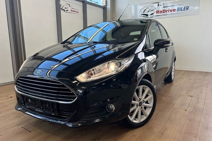 Sort Ford Fiesta fra 2016 set udefra