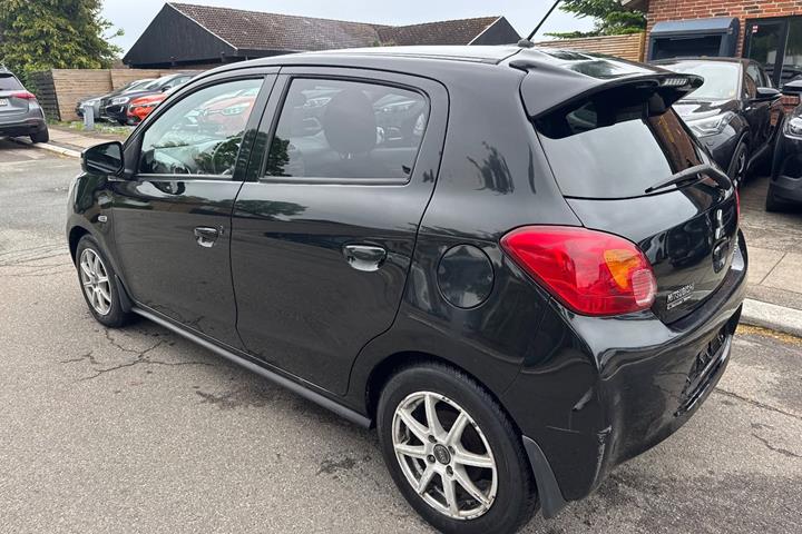 undefined Mitsubishi Space Star fra 2015