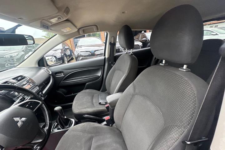 undefined Mitsubishi Space Star fra 2015