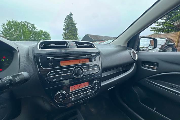 undefined Mitsubishi Space Star fra 2015