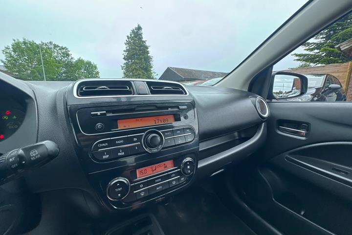 undefined Mitsubishi Space Star fra 2015