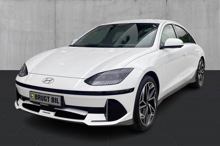 Hvid Hyundai Ioniq 6 fra 2024 set udefra