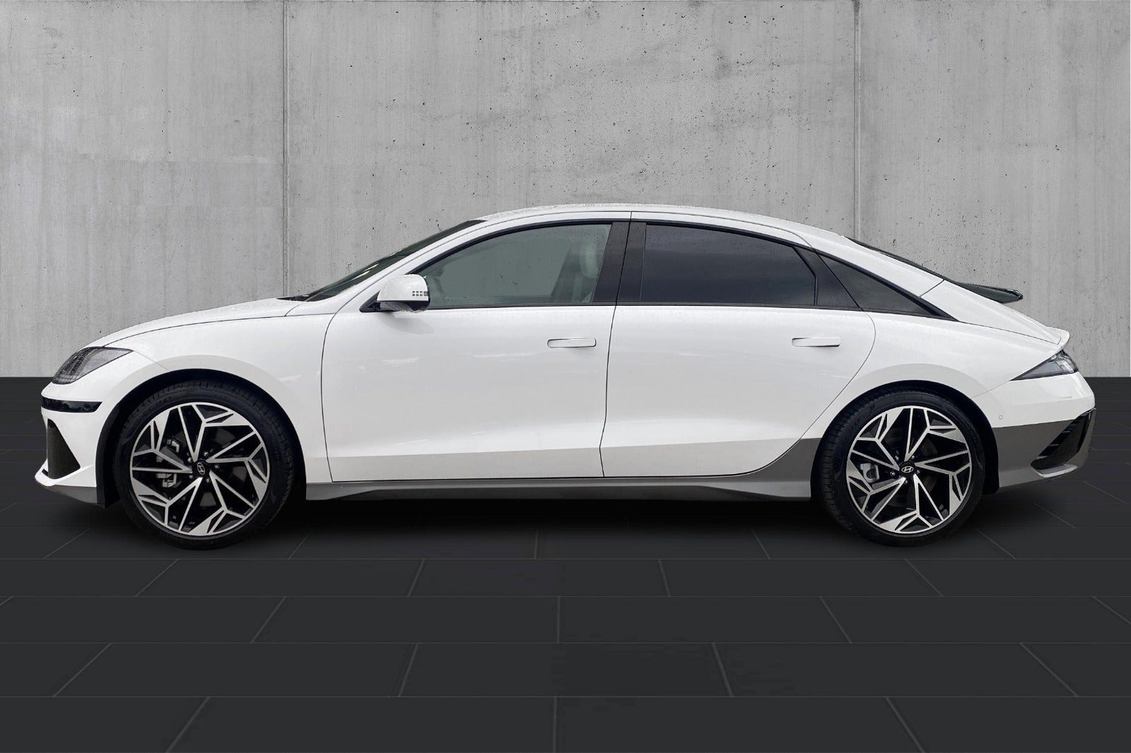 Hvid Hyundai Ioniq 6 fra 2024