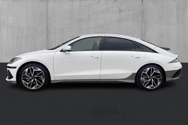 Hvid Hyundai Ioniq 6 fra 2024