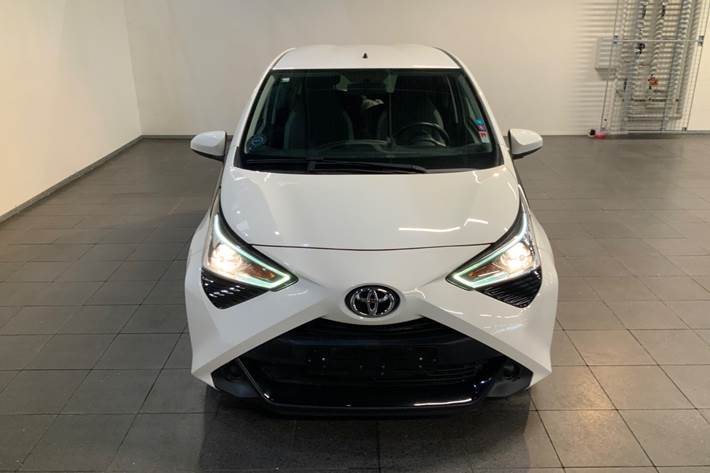 Hvid Toyota Aygo fra 2019