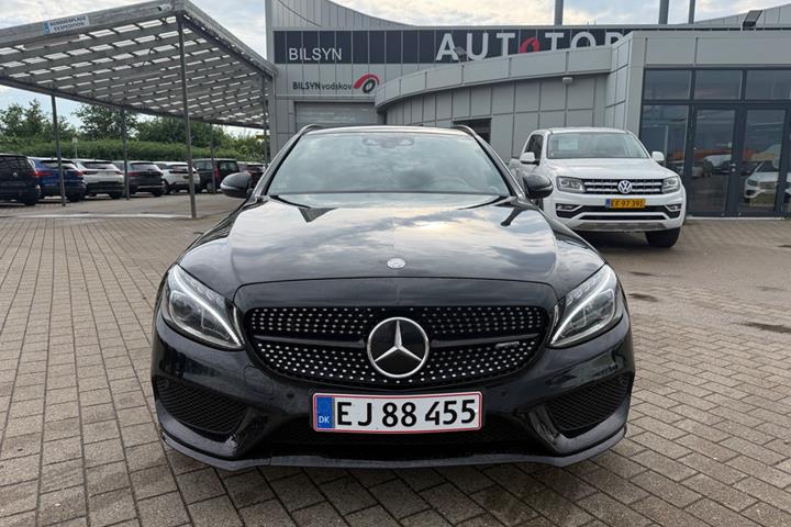 Sort Mercedes C43 fra 2016