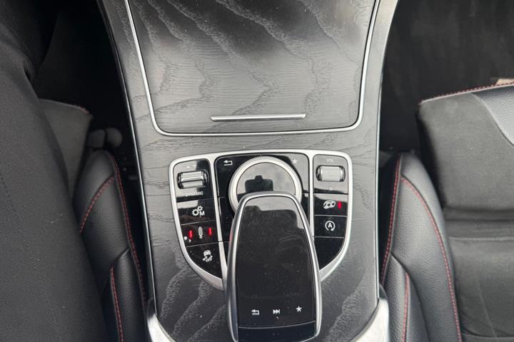 Sort Mercedes C43 fra 2016