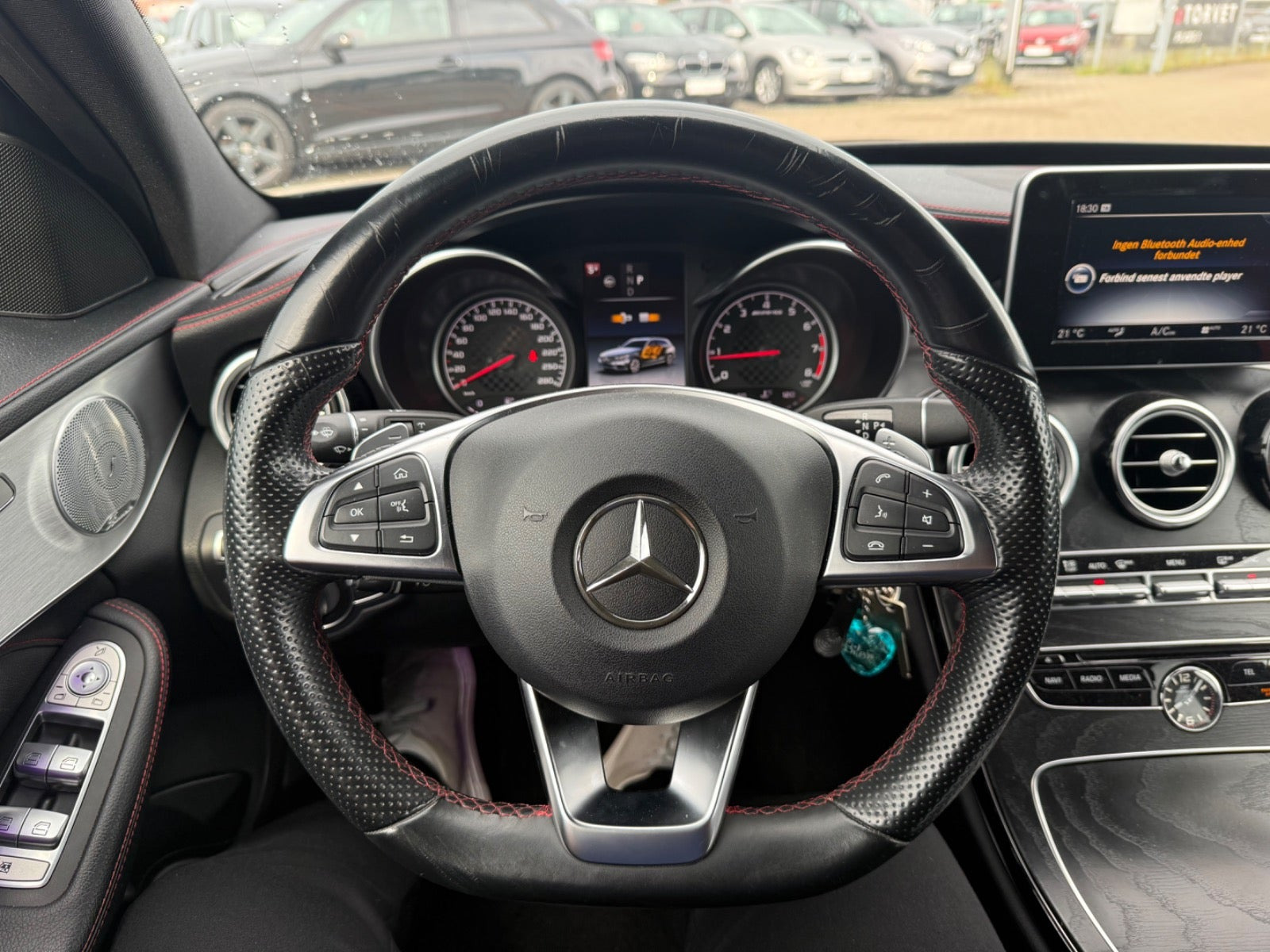 Sort Mercedes C43 fra 2016