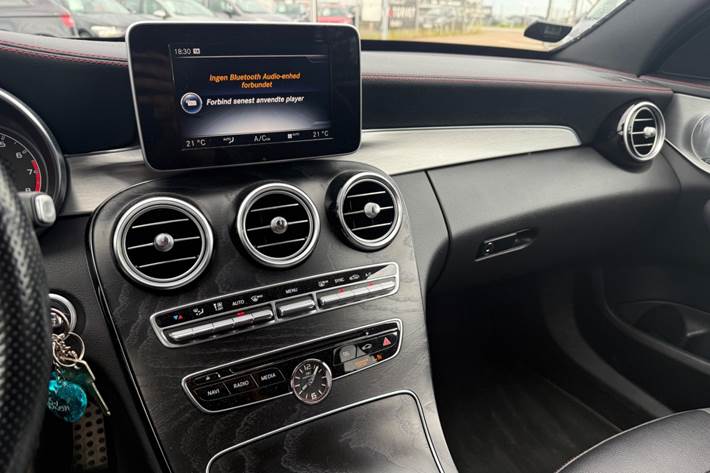 Sort Mercedes C43 fra 2016