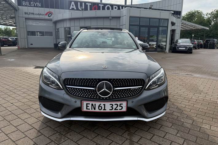 Grå Mercedes C43 fra 2016