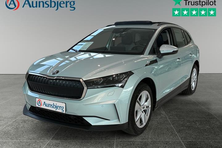 Grøn Skoda Enyaq fra 2022 set udefra