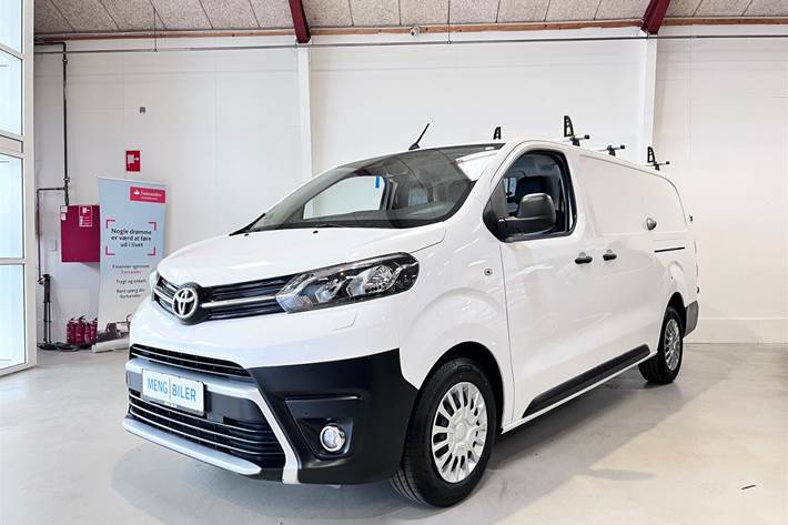 Hvid Toyota ProAce fra 2021