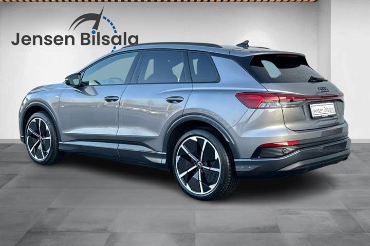 Grå Audi Q4 e-tron fra 2024