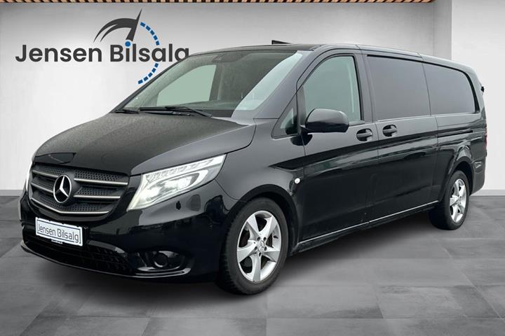 Sort Mercedes Vito 116 fra 2018 set udefra