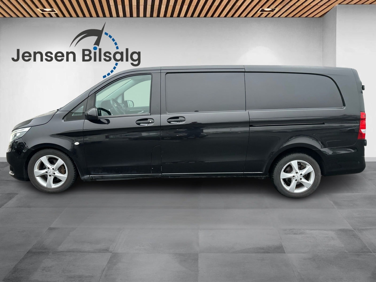 Sort Mercedes Vito 116 fra 2018