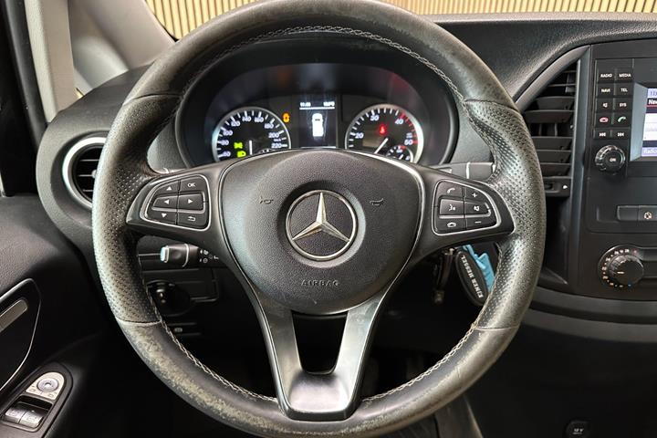 Sort Mercedes Vito 116 fra 2018