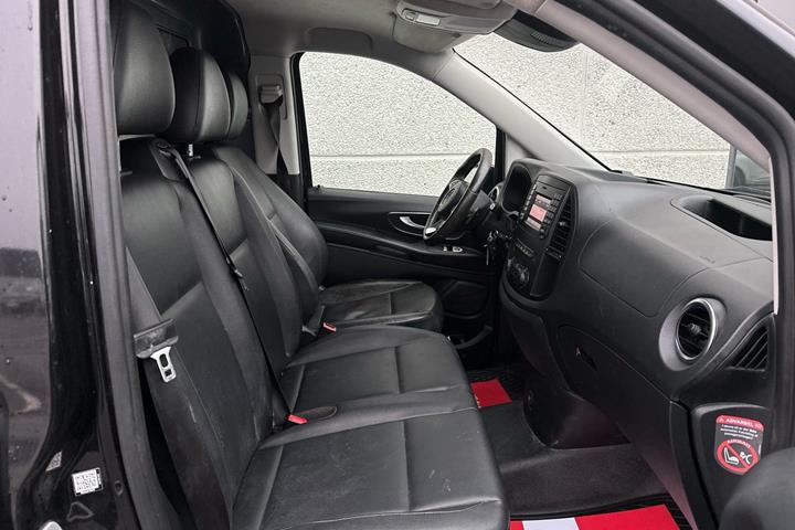 Sort Mercedes Vito 116 fra 2018