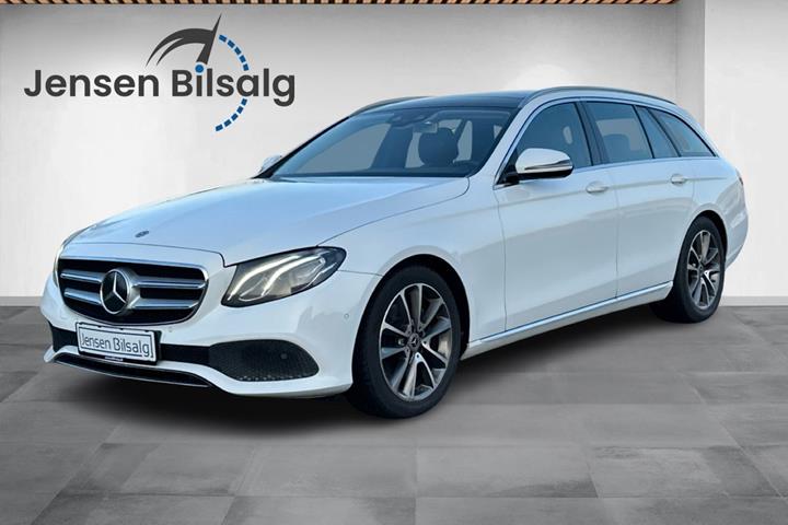 Hvid Mercedes E220 d fra 2017 set udefra