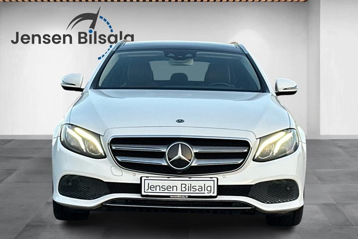 Hvid Mercedes E220 d fra 2017