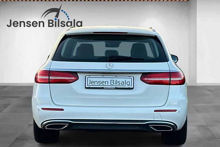 Hvid Mercedes E220 d fra 2017