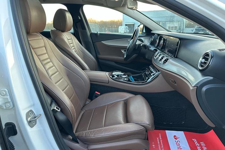 Hvid Mercedes E220 d fra 2017
