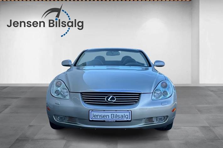 Orange Lexus SC430 fra 2001