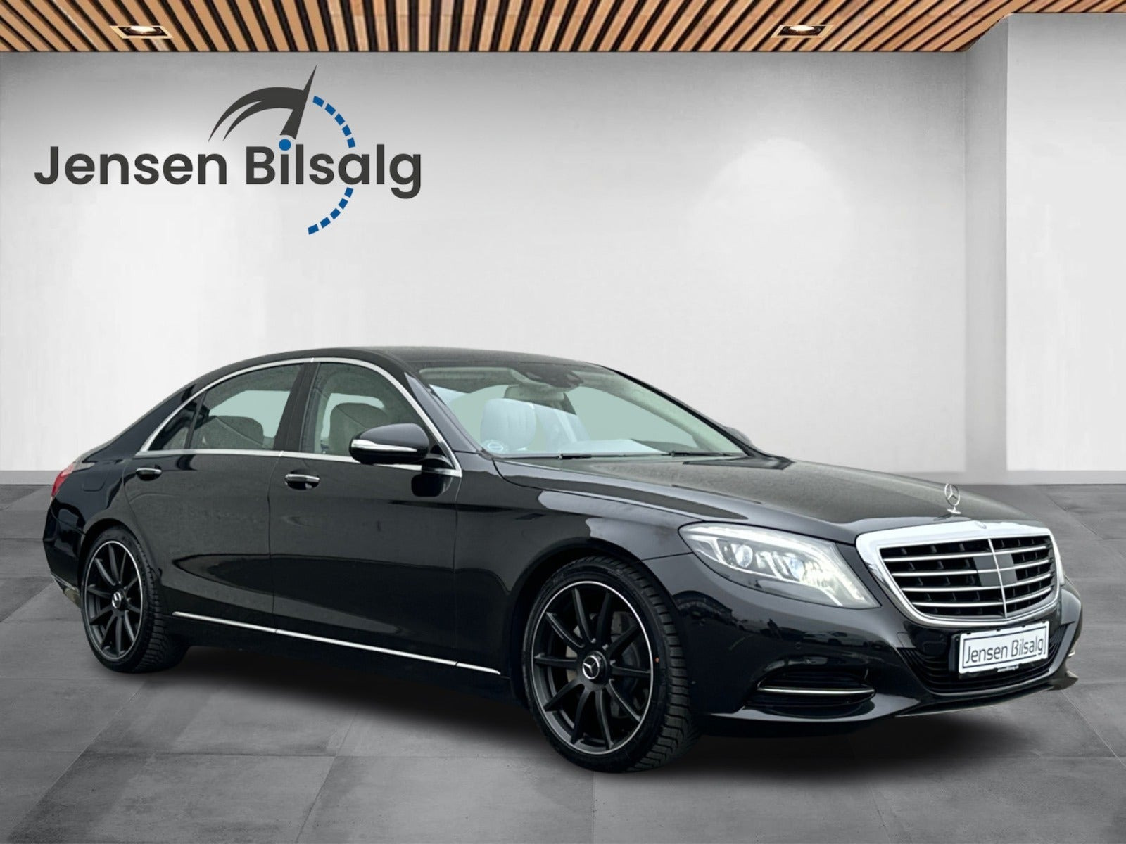 Sort Mercedes S350 fra 2014