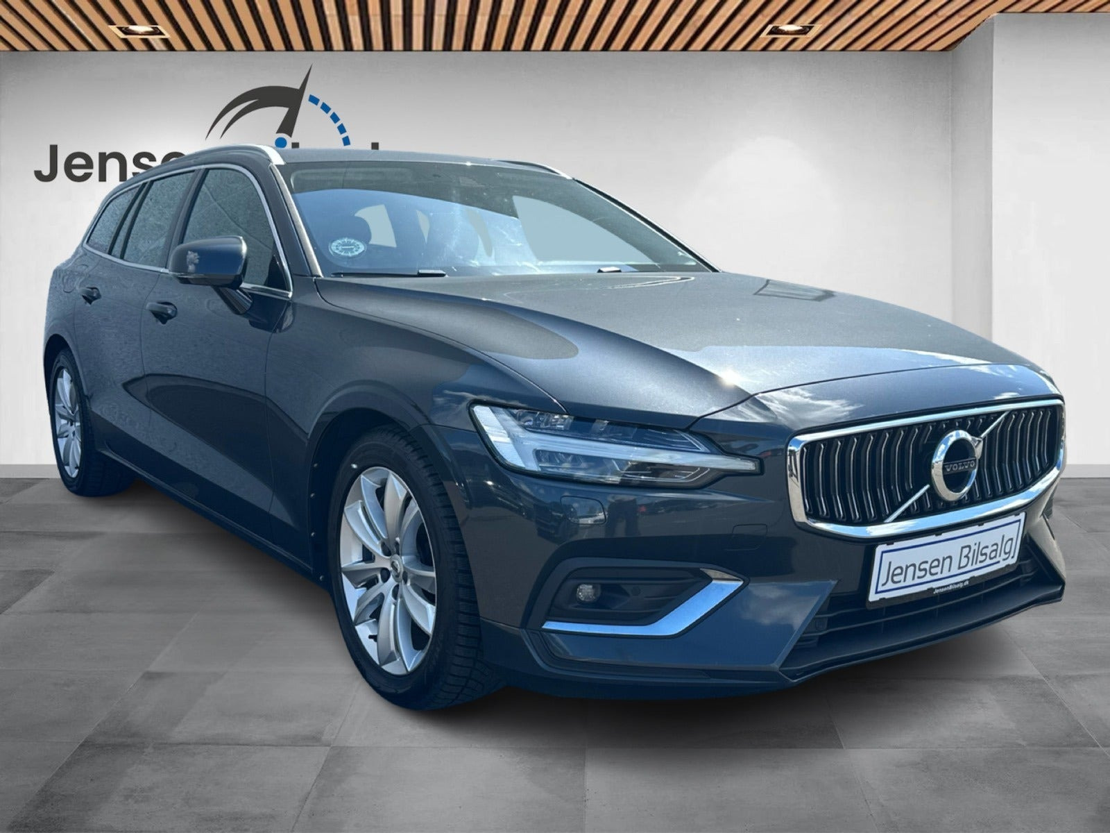 Brun Volvo V60 fra 2020