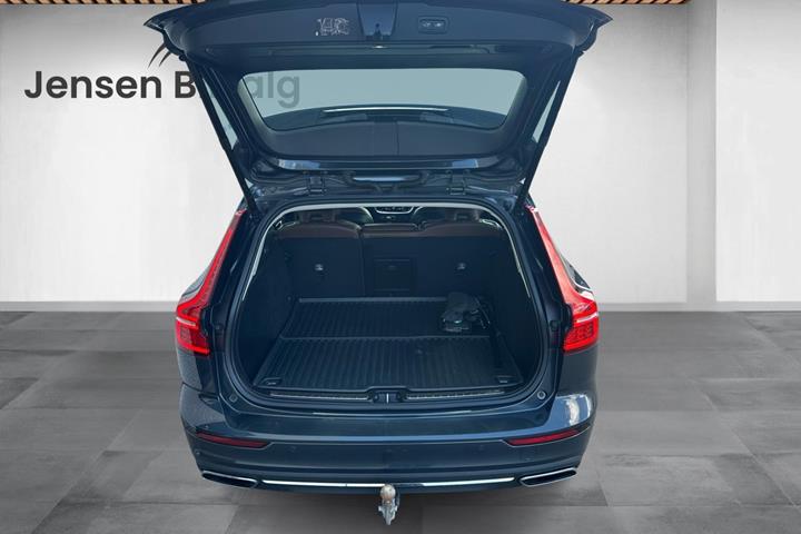 Brun Volvo V60 fra 2020