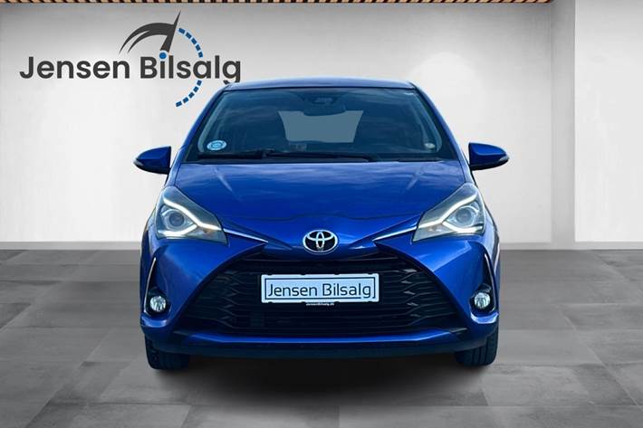 Blå Toyota Yaris fra 2017