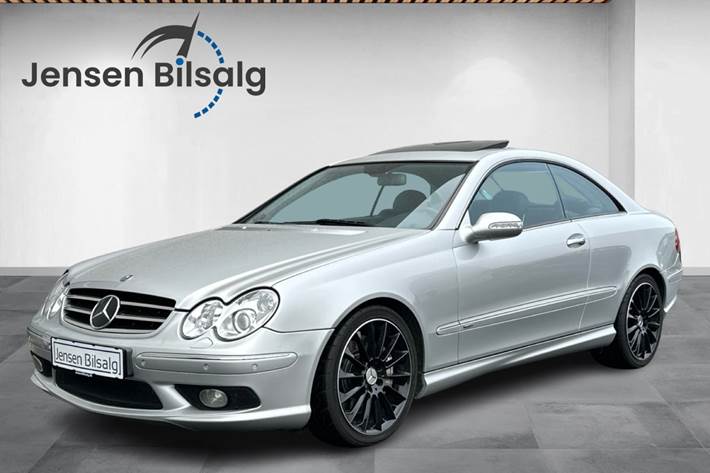 Sølv Mercedes CLK55 fra 2002