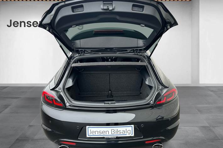 Sort VW Scirocco fra 2013