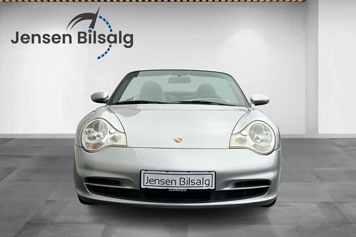 Sort Porsche 911 Carrera fra 2003