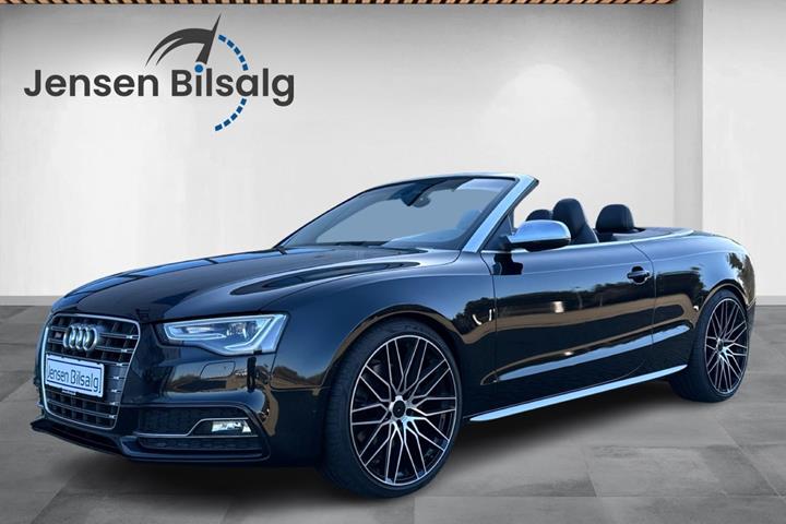 Sort Audi S5 fra 2013 set udefra