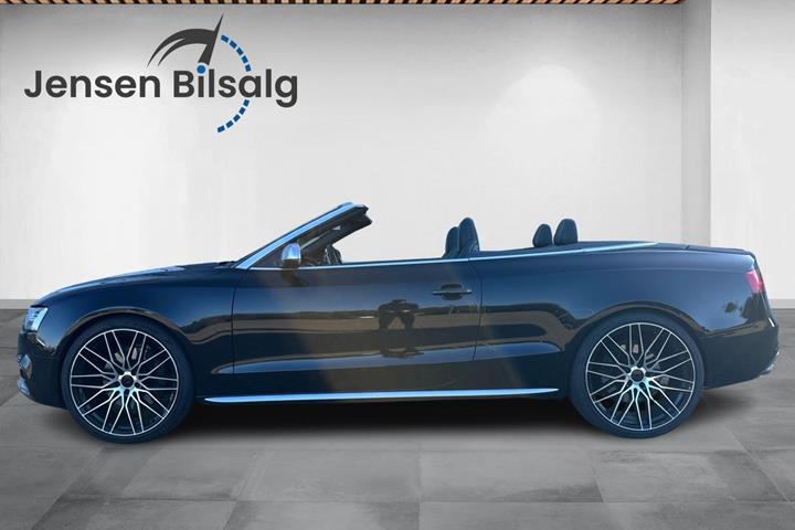 Sort Audi S5 fra 2013