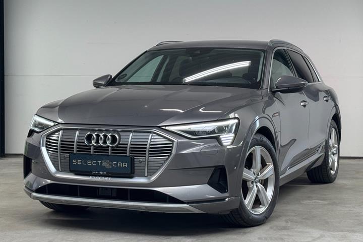 Grå Audi e-tron fra 2019 set udefra