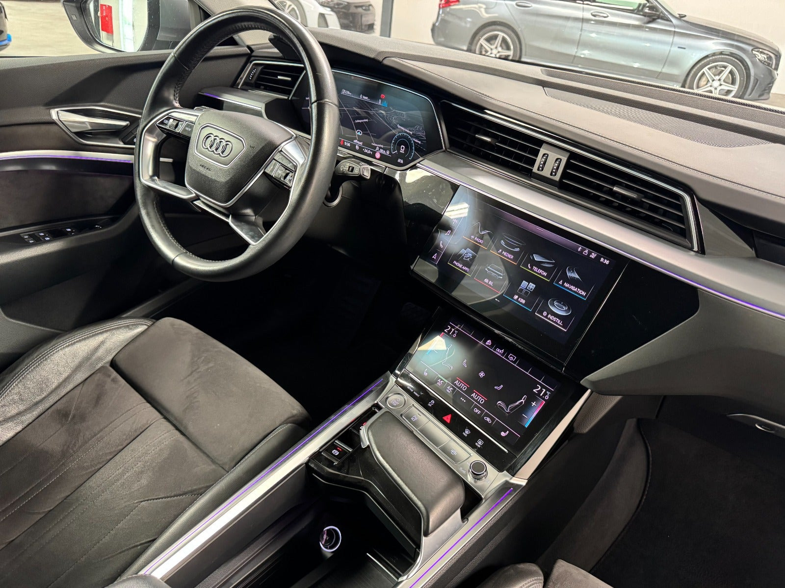Grå Audi e-tron fra 2019
