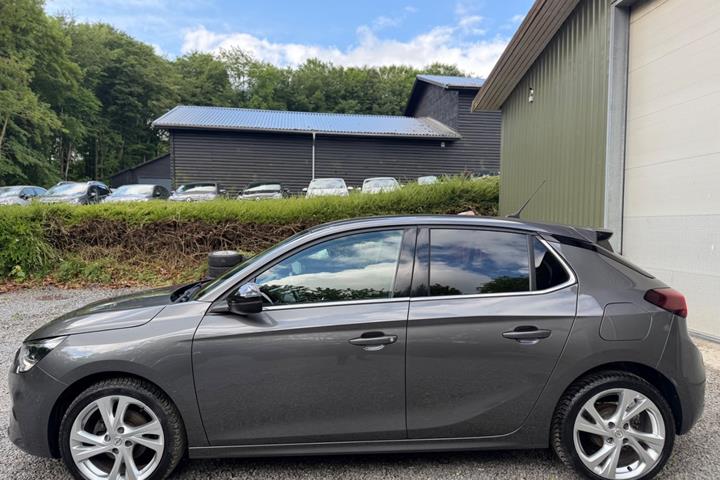 Grå Opel Corsa fra 2020