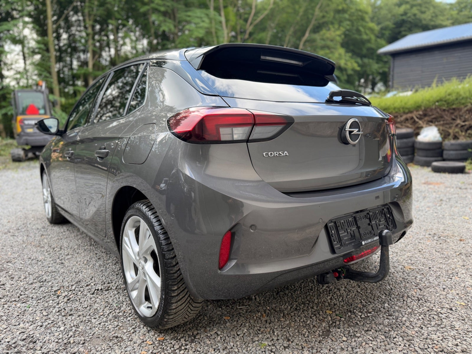 Grå Opel Corsa fra 2020