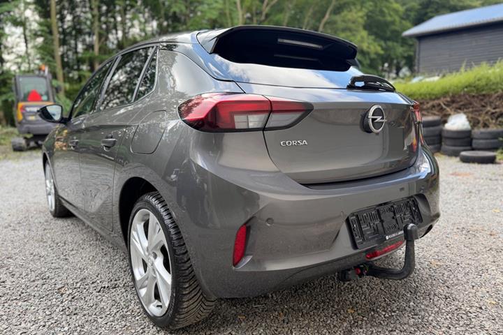 Grå Opel Corsa fra 2020