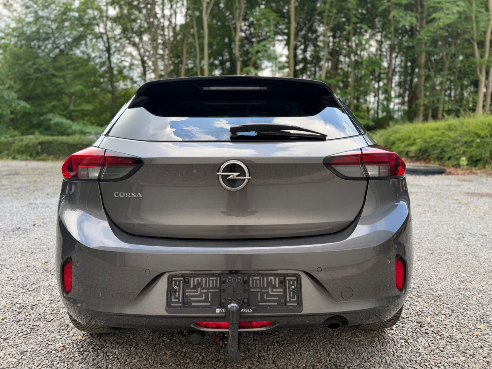Grå Opel Corsa fra 2020