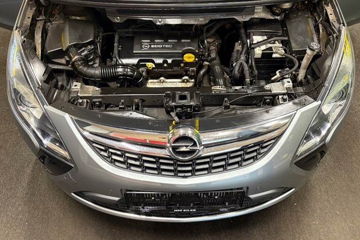 undefined Opel Zafira Tourer fra 2015
