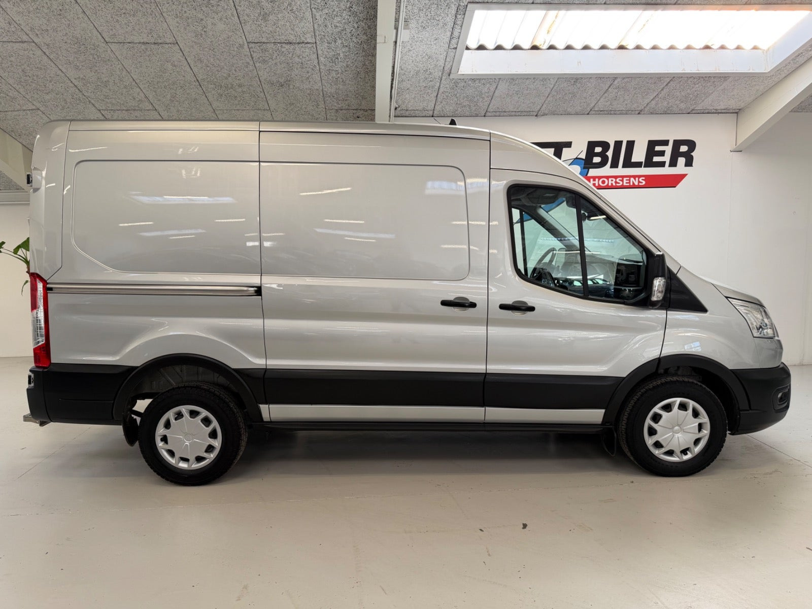 Sølv Ford Transit 350 L2 Van fra 2021