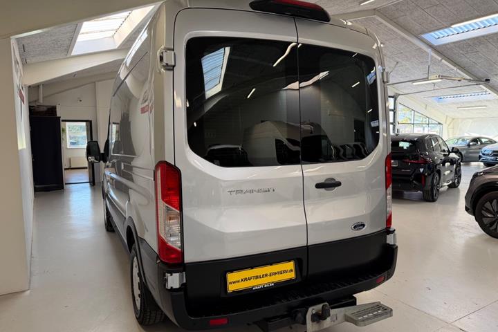Sølv Ford Transit 350 L2 Van fra 2021