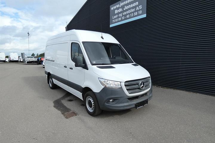 Hvid Mercedes Sprinter 319 fra 2019