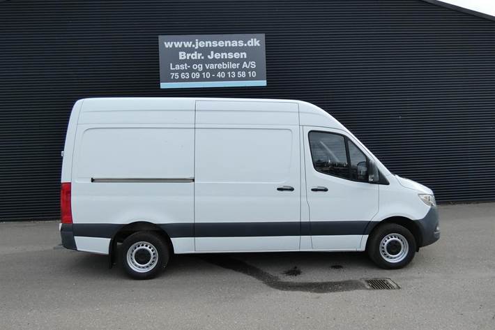 Hvid Mercedes Sprinter 319 fra 2019