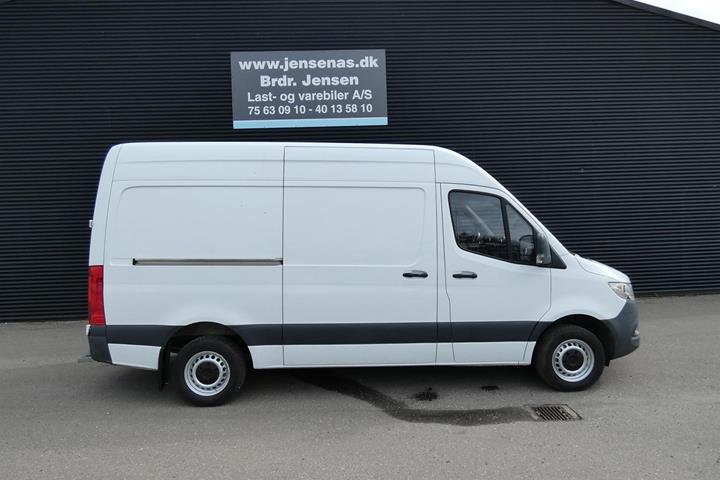 Hvid Mercedes Sprinter 319 fra 2019