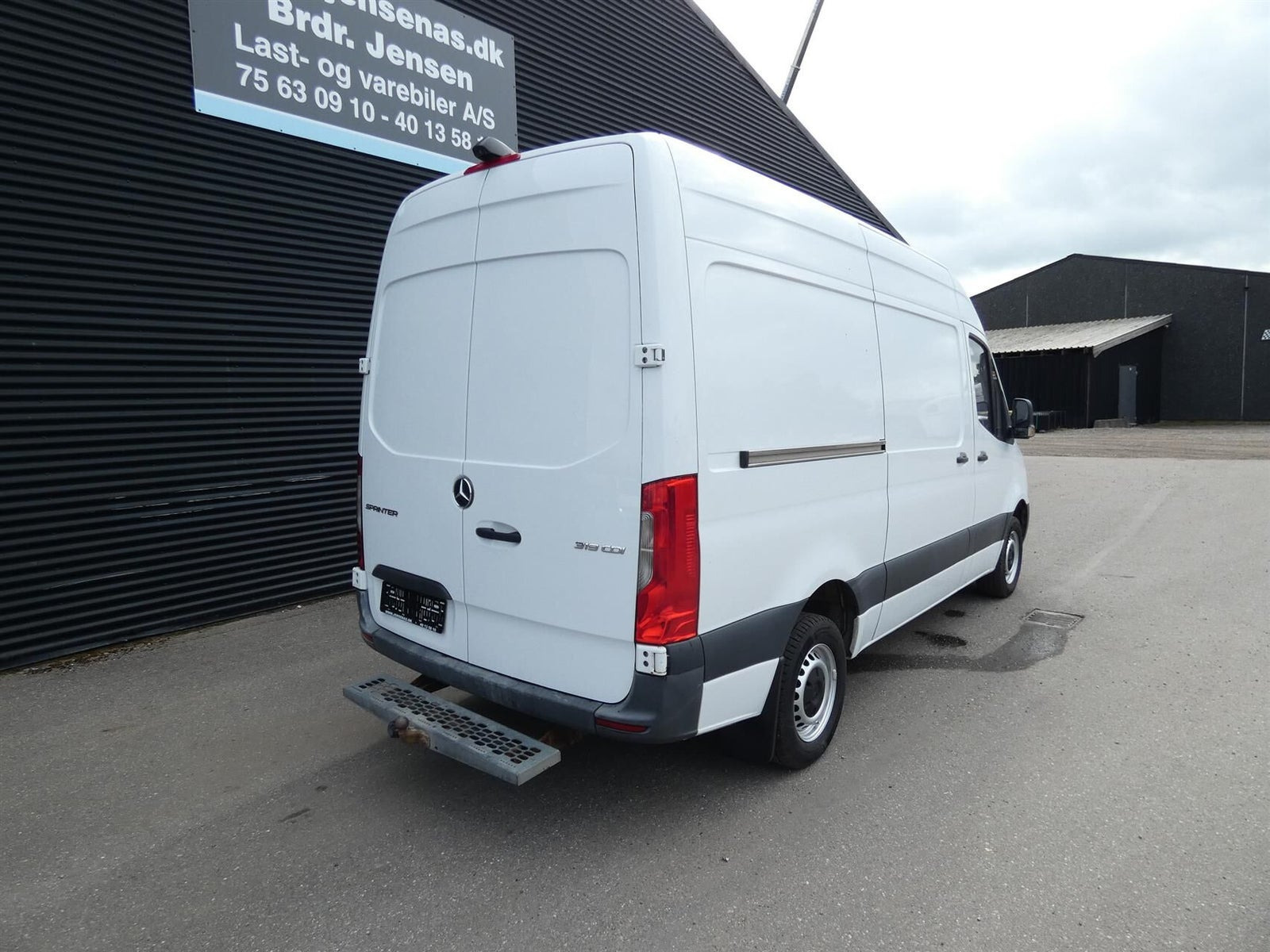 Hvid Mercedes Sprinter 319 fra 2019